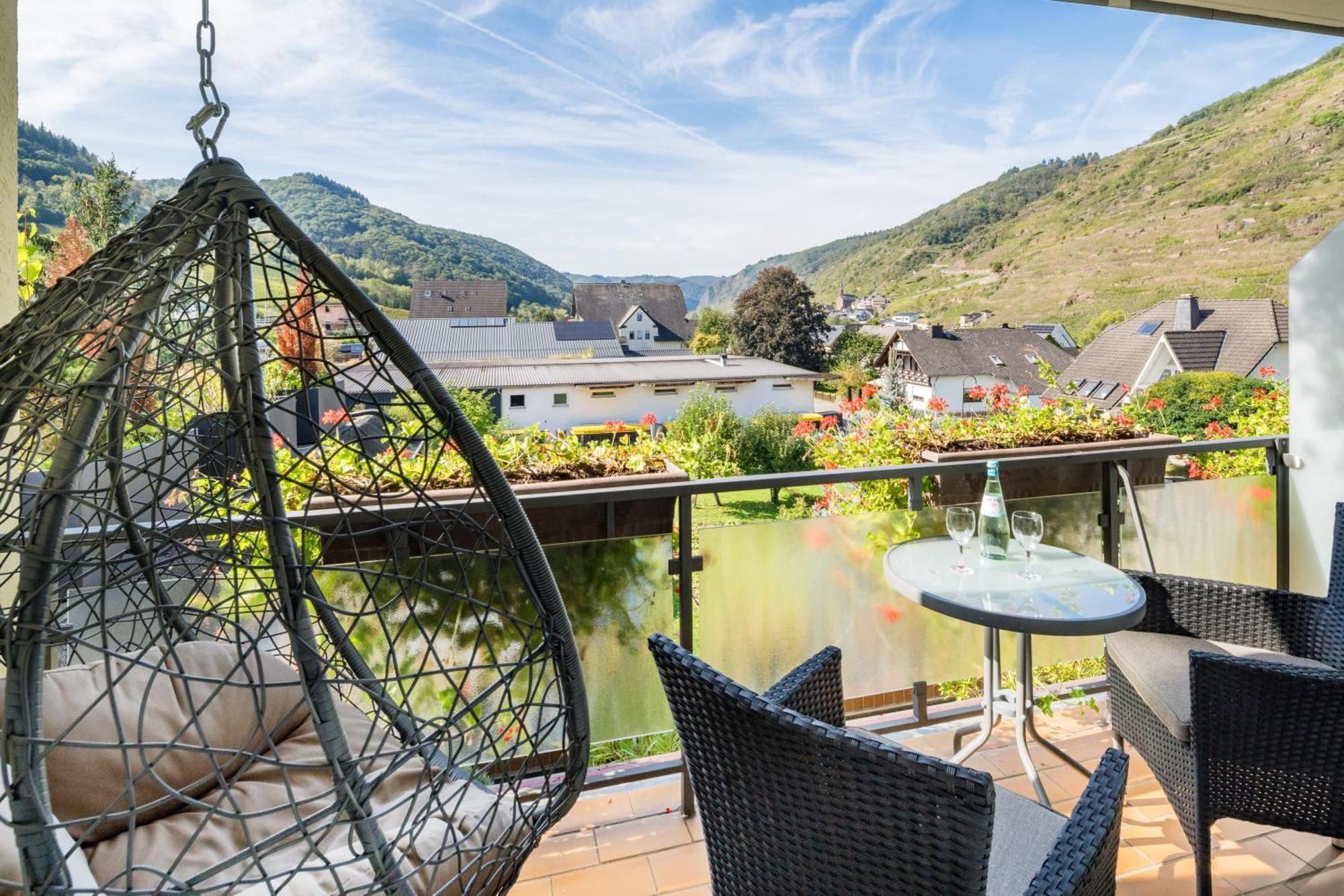 Weinhotel Sonnenschein Ernst Exterior foto